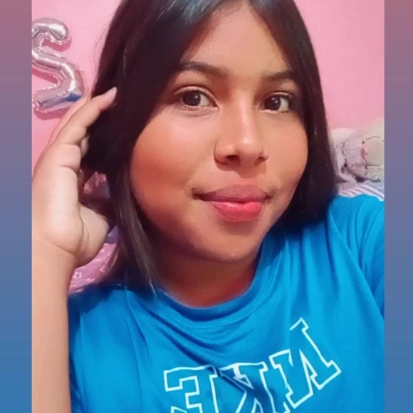 Meet your Posher, bella - Picture 2 of 3